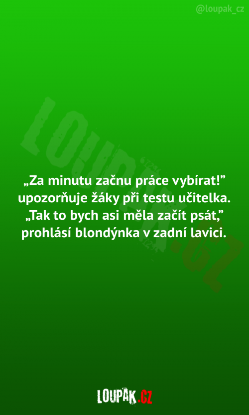  Blondýnka při testu ve škole 