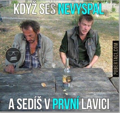  Nevyspalý v první lavici 