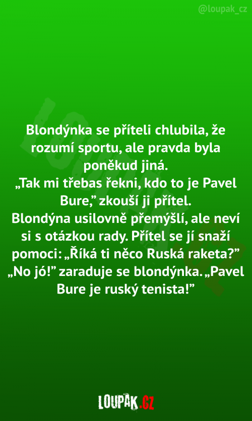  Blondýnka se chlubí svému příteli 