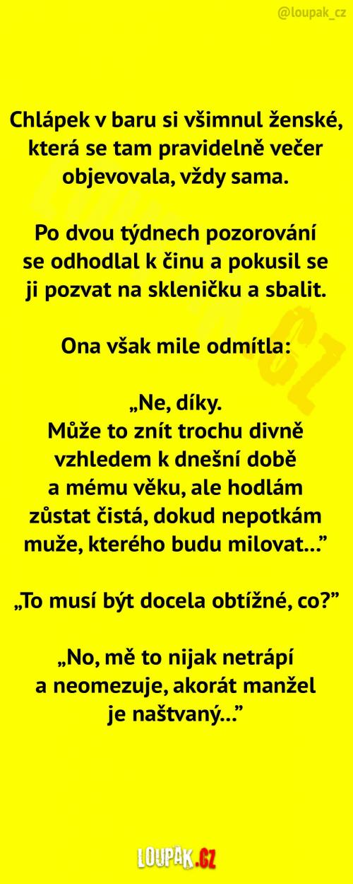 Chlápek v baru se snaží sbalit ženskou  Chlápek v baru se snaží sbalit ženskou