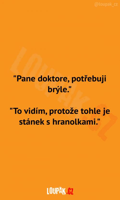 Jasný důkaz potřeby brýlí