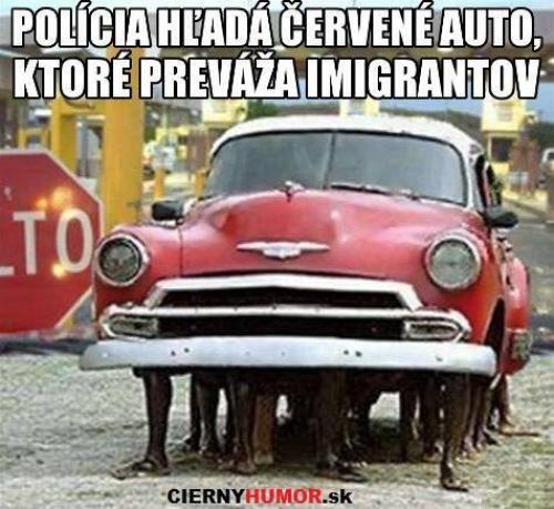  Červené auto s imigranty 