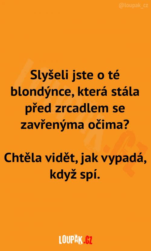  Zavřené oči před zrcadlem 