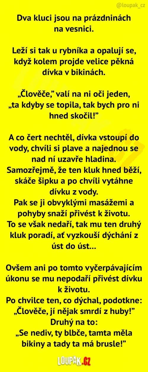 Oživování dívky v bikinách