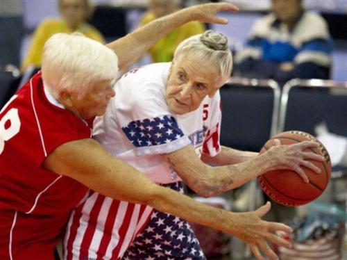  Basketball lze hrat v každém věku 