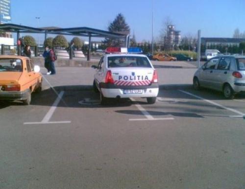 Policie umí parkovat