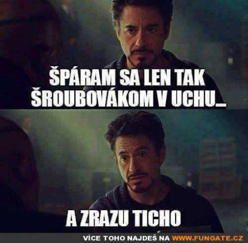  Šťourám se jen tak šroubovákem v uchu 