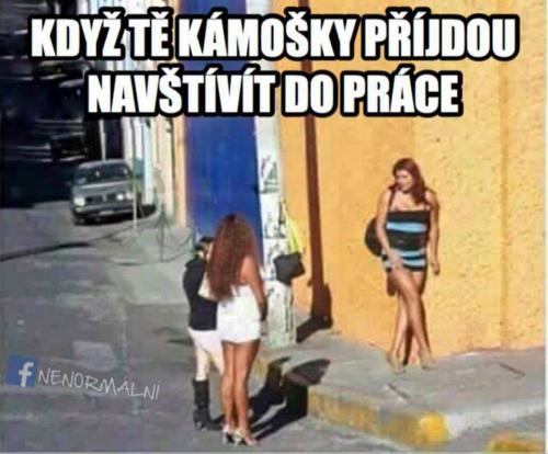  Kámošky v práci 