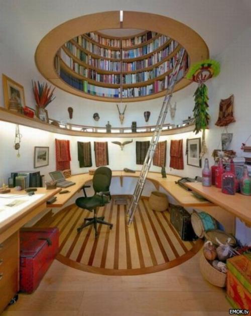  Prostorný pokoj s knihovnou 