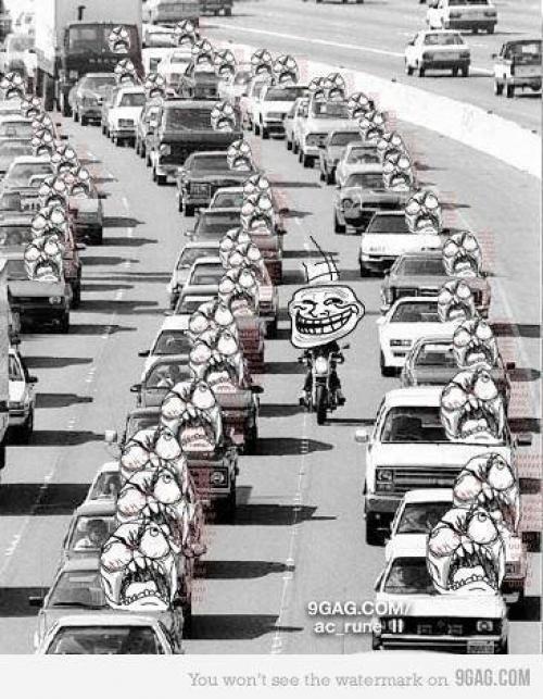  Když je dopravní zácpa, ale ty máš motorku 