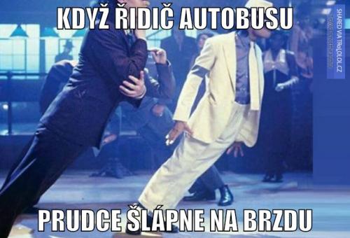 V autobuse
