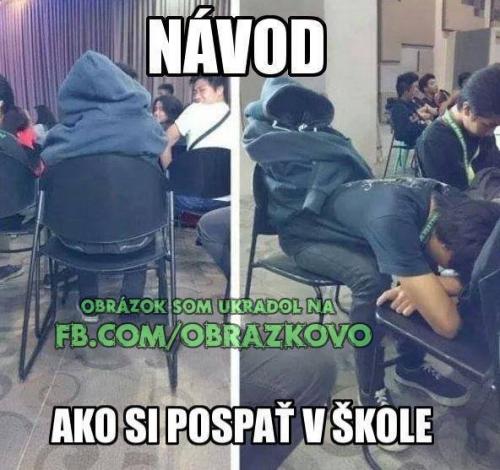 Jak si pospat ve škole :D