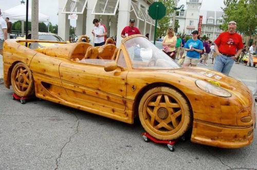  Auto ze dřeva 