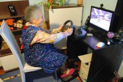 Závislá babička na PC