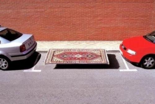  I koberec potřebuje místo na zaparkování 