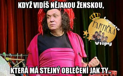  Stejné oblečení  