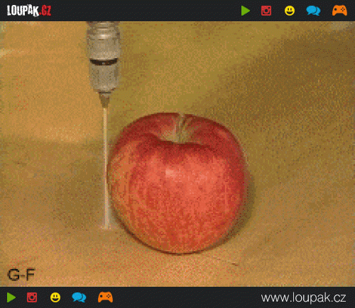  Vodní pila vs. Jablko  