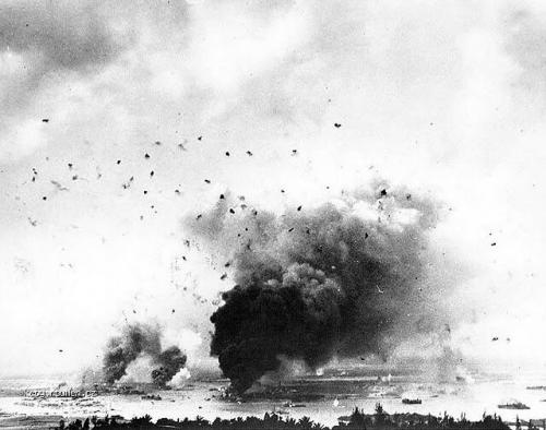  Amazing photos of the Japanese Raid on Pearl Harbour3 