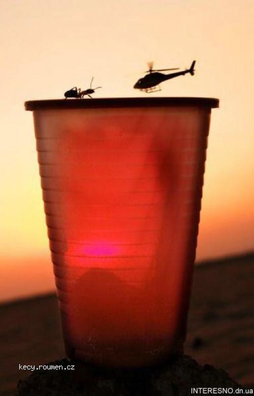  mravenec vs vrtulnik  FIGHT 