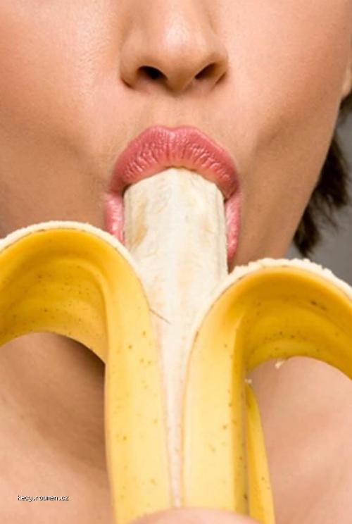  X Girls Like To Eat Bananas4 