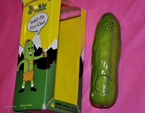  Electronic yodelling pickle 