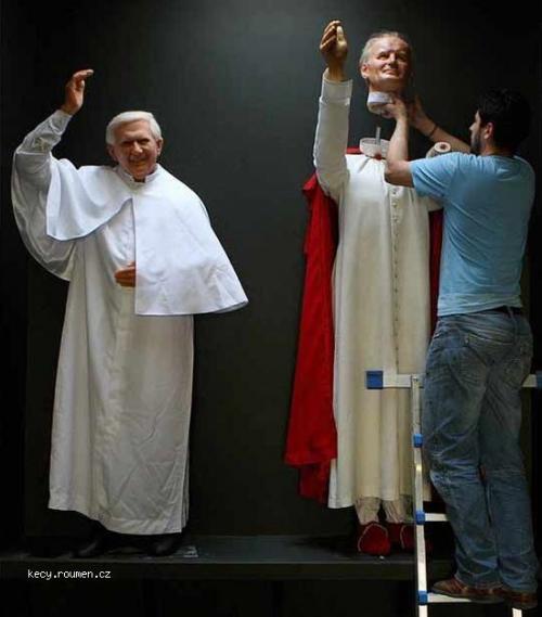 papez a jeho hlava
