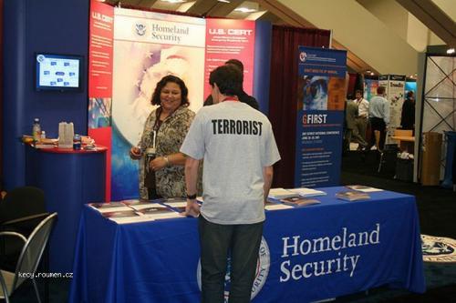  homeland security vs terorista 