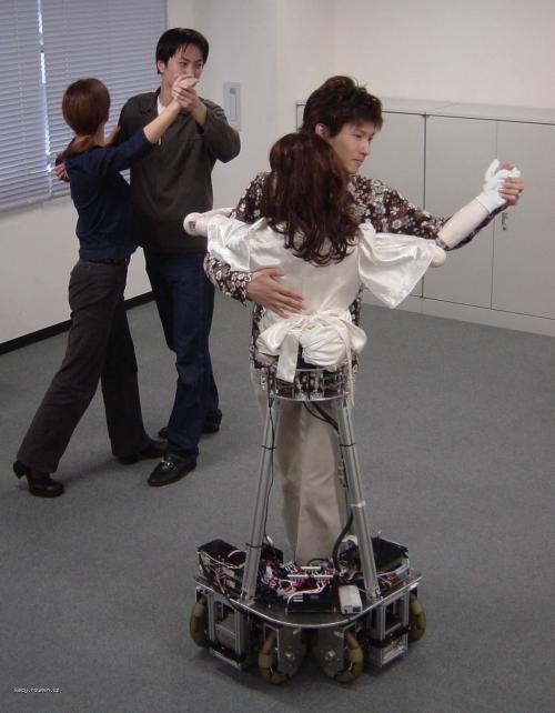 roboticka ucitelka tance 