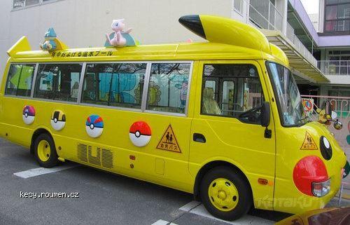 pikachu schul bus
