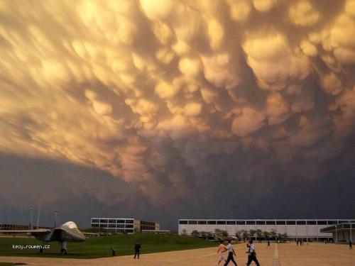 The staggering beauty of cloud formations2