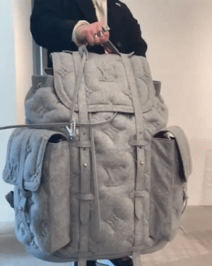 https://media.loupak.fun/soubory/obrazky_n/_GIF/2224/3581.gif