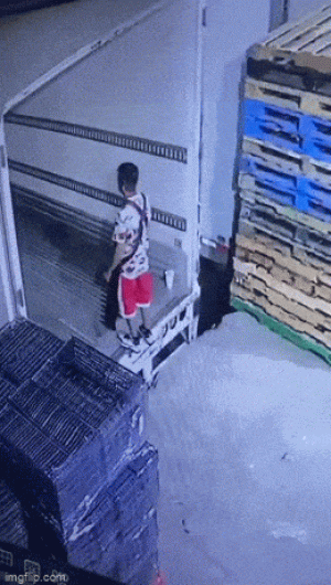 https://media.loupak.fun/soubory/obrazky_n/_GIF/3563/00901.gif