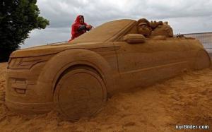 Auto z písku