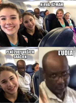 Když si uděláš selfie s kamarádkou v letadle