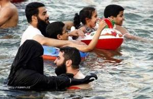 muslims swiming