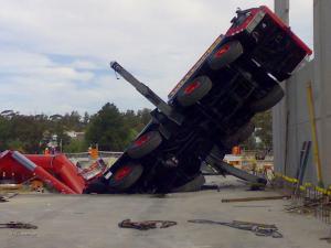huge crane accident 4