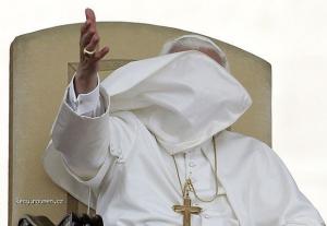 papez se maskuje