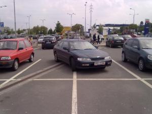 parkovani idiota  231 u Tesco Ostrava Poruba