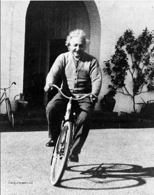 Einstein na kole