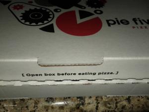 krabice na pizzu