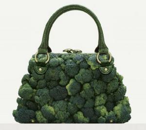 https://media.loupak.fun/soubory/obrazky_n/g_Lucka.Turner/e62e44d9cbf05fa2a17fc5b9952c933f//edible_fashion_accessories_02.jpg