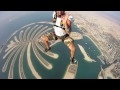  Skoky s padákem nad Dubají 