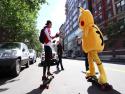  Youtuber honí Pikachua na ulici 