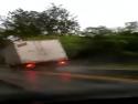  Kamioňákovi přestaly fungovat brzdy 