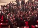  Bitka v tureckém parlamentu     