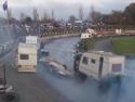      Demoliční derby závod s karavany     