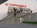    Rus skáče na BMX ze schodů     
