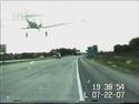 Napínavý filmeček - přistání letadla na dálnici