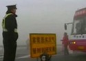 Čína - nebezpečná mlha na dálnici