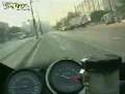 Motorkář ve městě